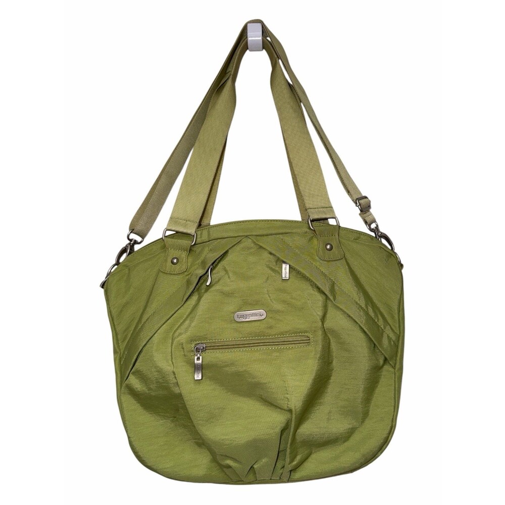 Baggallini Travel bag in lime green